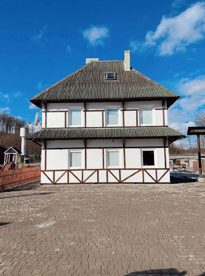 Hotel Orlyne Gnizdo Chernivtsi Exterior foto